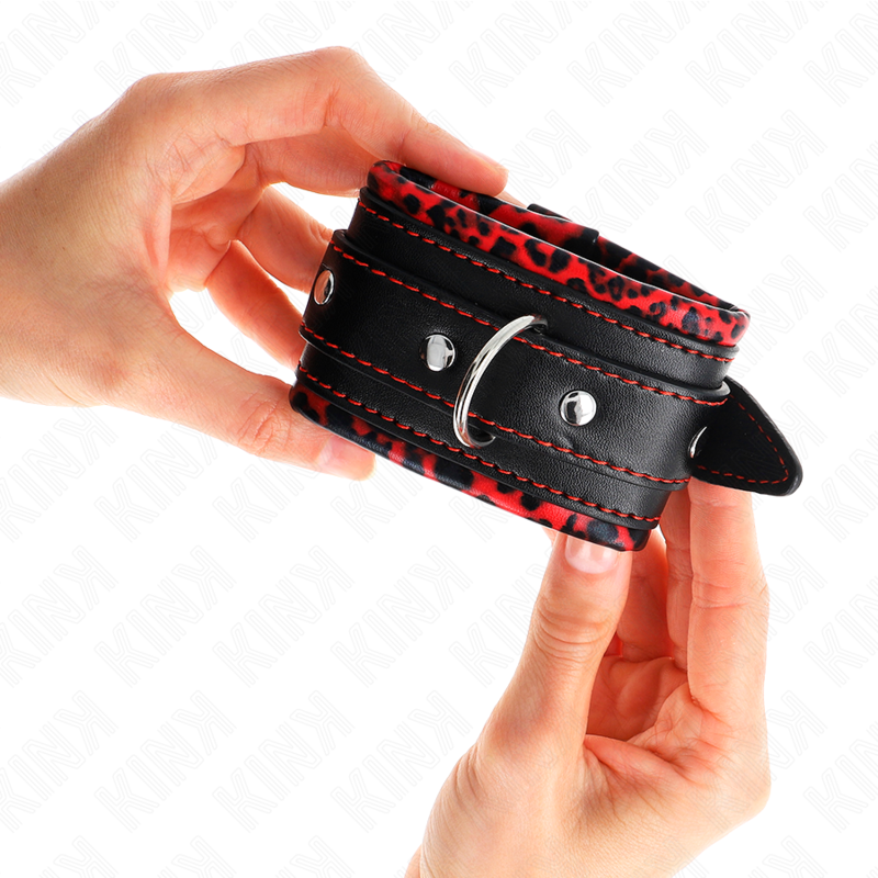 Manchettes BDSM Kink Doublées Fourrure Rouge/Noir - Kink - KINK WRIST RESTRAINT