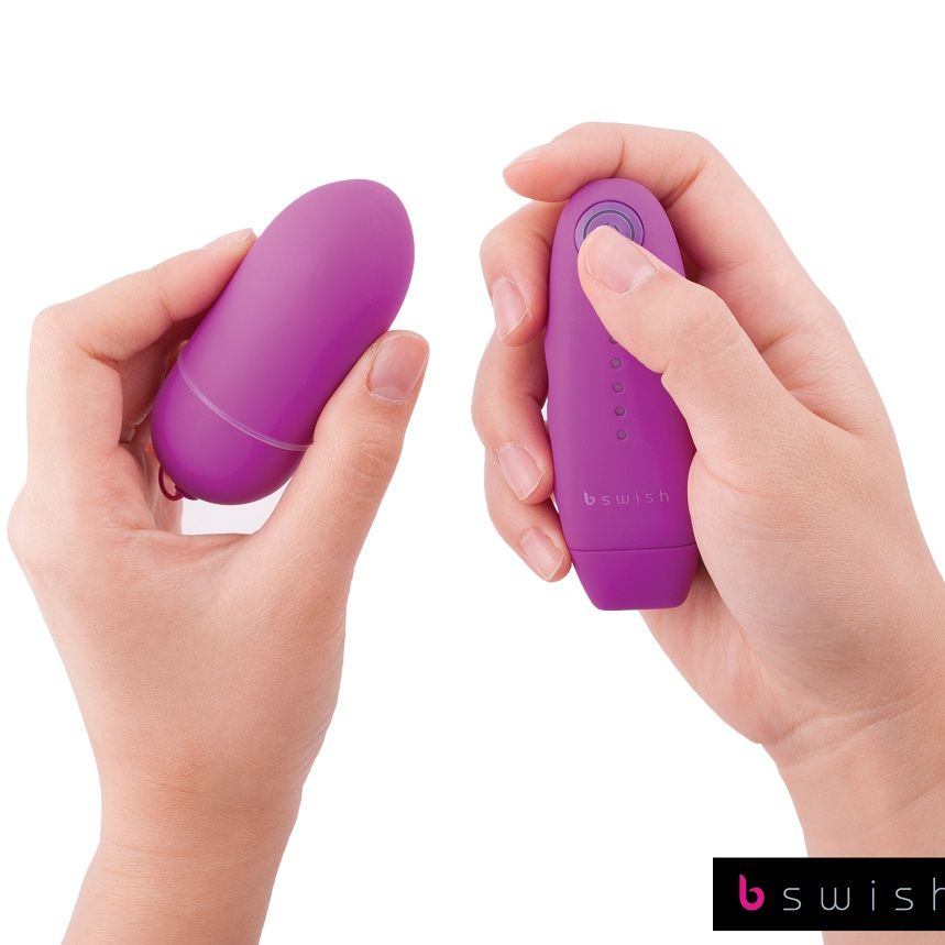 B Swish - Stimulateur Bullet avec télécommande Bnaughty Classic Unleashed - Violet